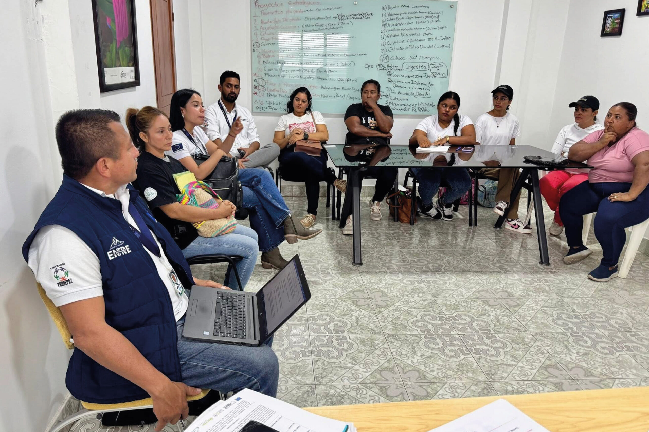 Dotación de punto de comercialización potenciará emprendimientos en Puerto Triunfo